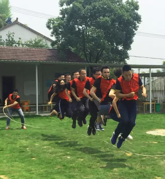 “向梦想出发” 9001cc金沙以诚为本销售团建活动完善绽放